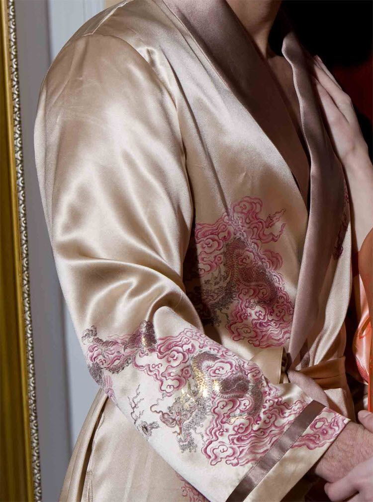 Embroidered top kimono robe