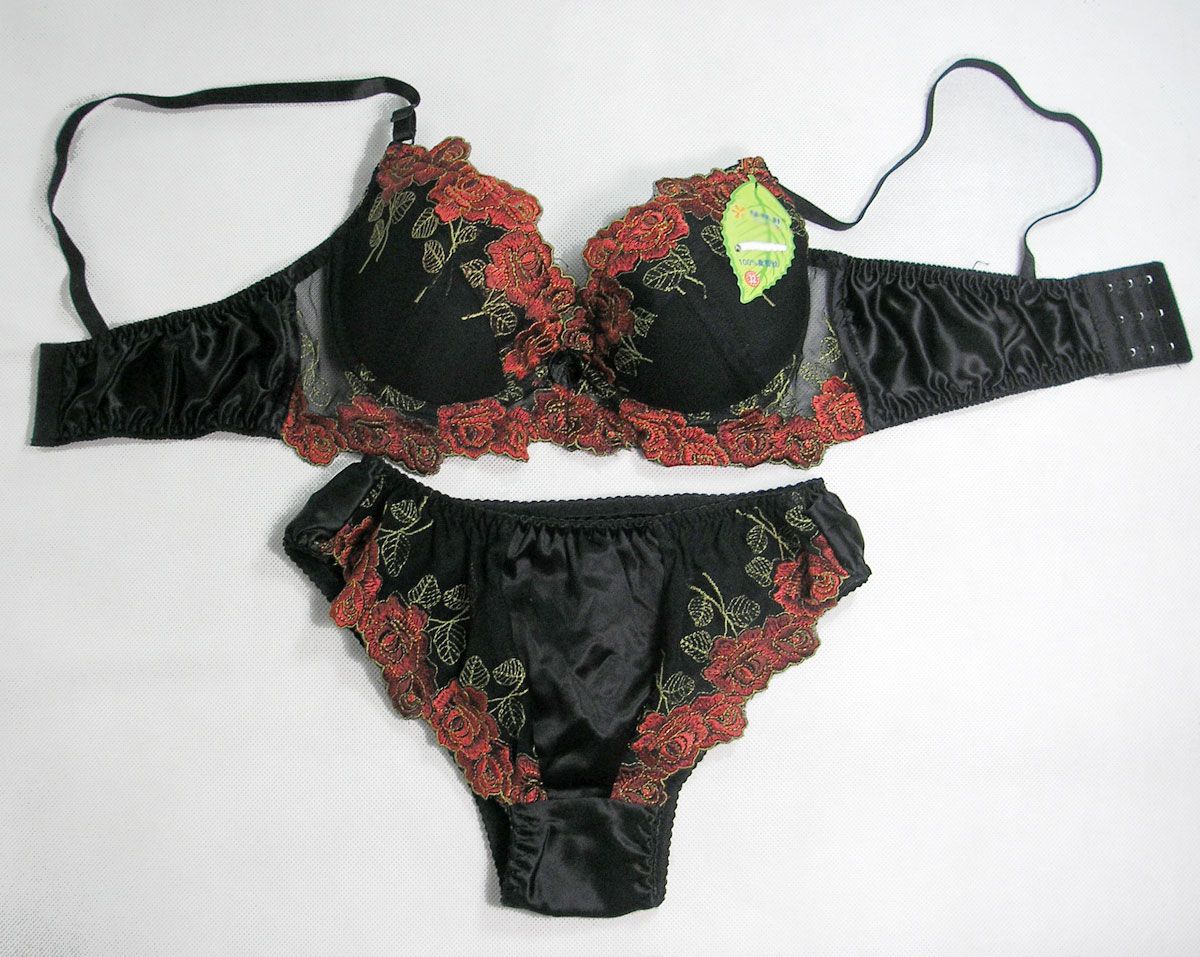 lace bra and pants set