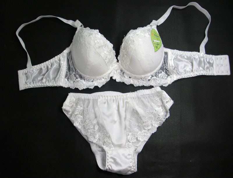 One White Pure Silk Lacy Underwire Thinly Padded Bra Set